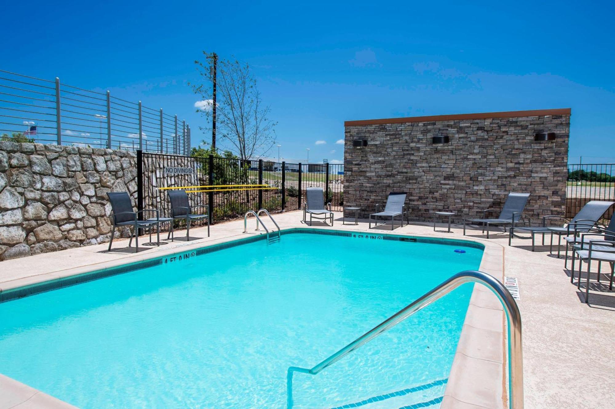 Fairfield Inn & Suites By Marriott Dallas Waxahachie Exteriör bild